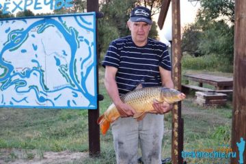 Трофейный сазан в сентябре в Трехречье (осенняя рыбалка на Ахтубе)
